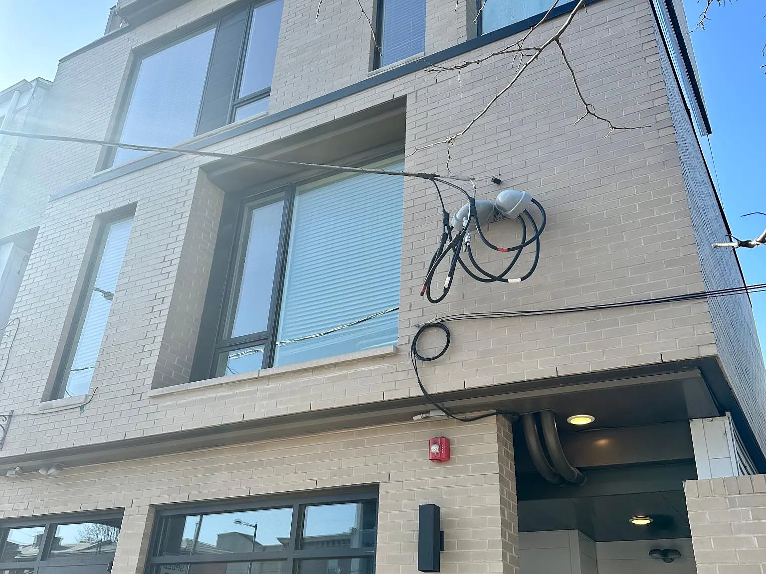 2 bed, 2.5 bath, 1800 sqft, $2,800 — Photo 1