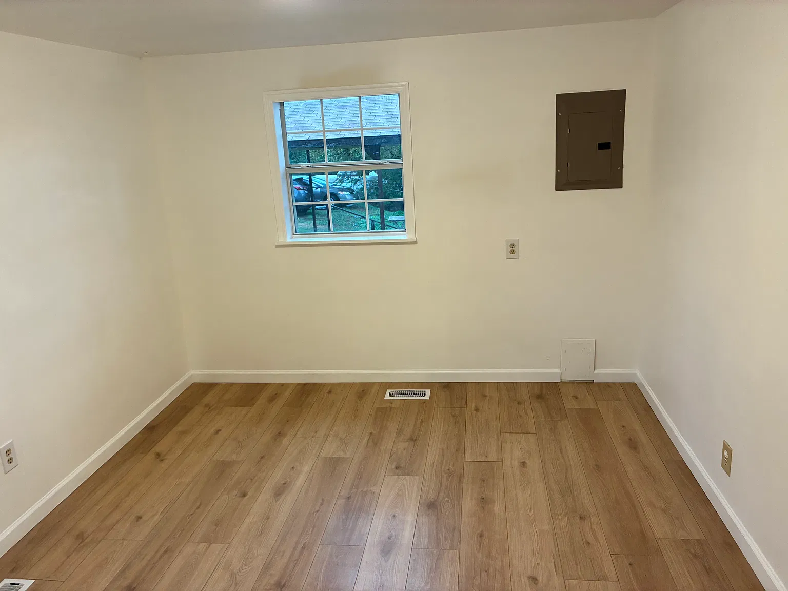3 bed, 848 sqft, $1,250 — Photo 3
