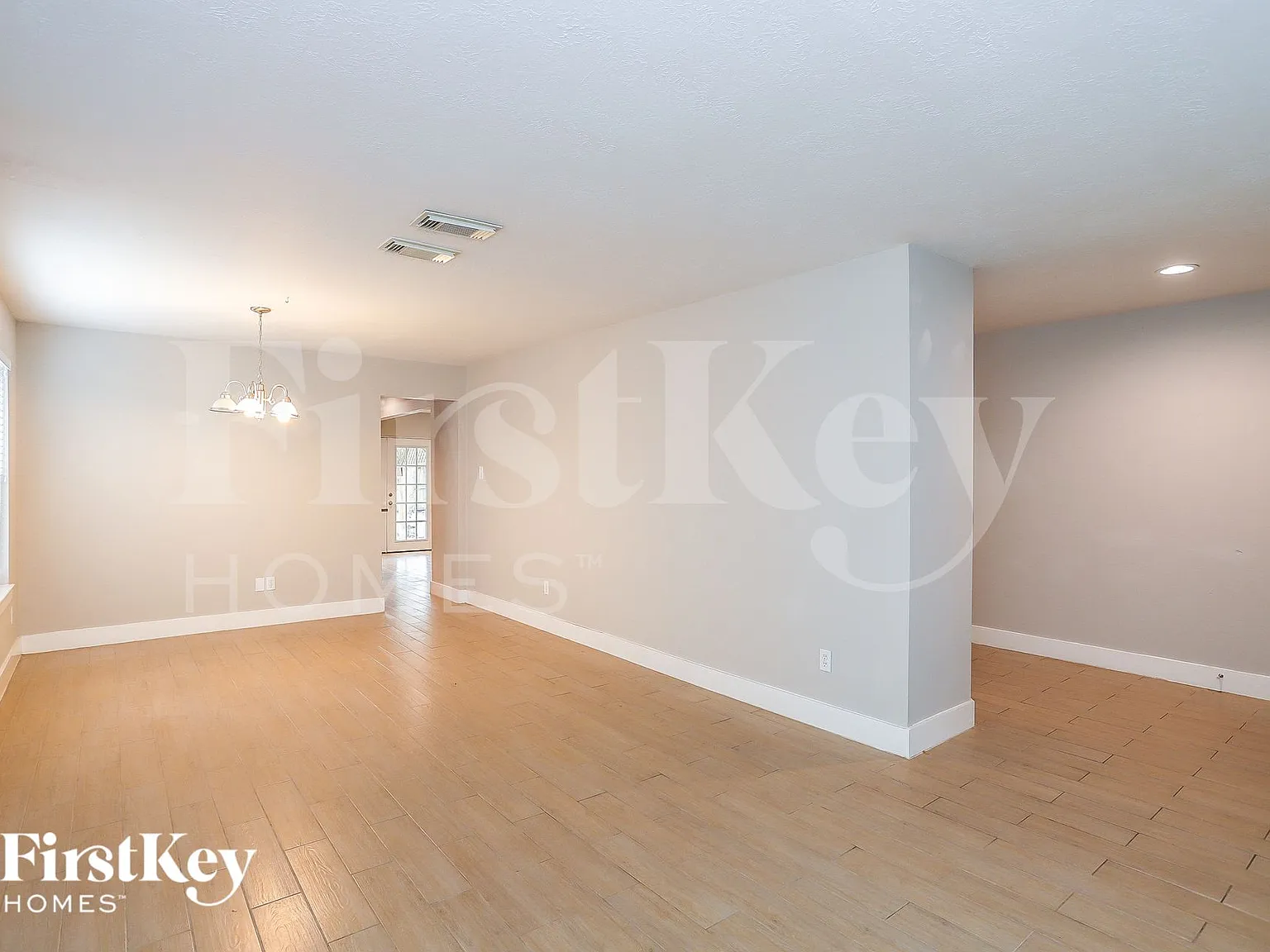 4 bed, 2.0 bath, 2616 sqft, $2,800 — Photo 3