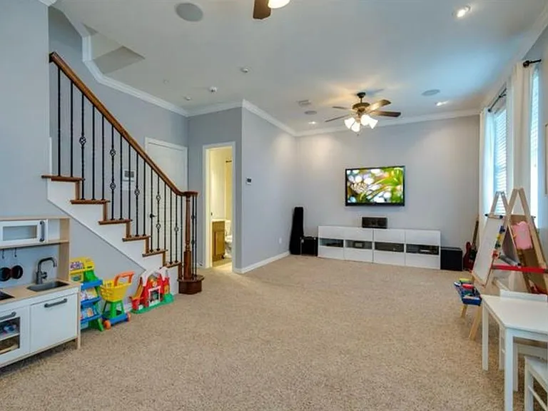 7847 Liverpool Ln — Photo 15