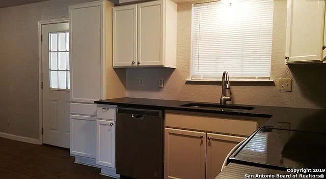 8818 Slumber Ln — Photo 6