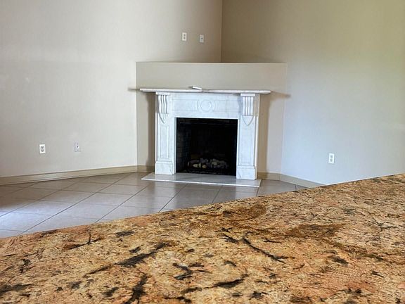 5th image of 2640 Colonial Way