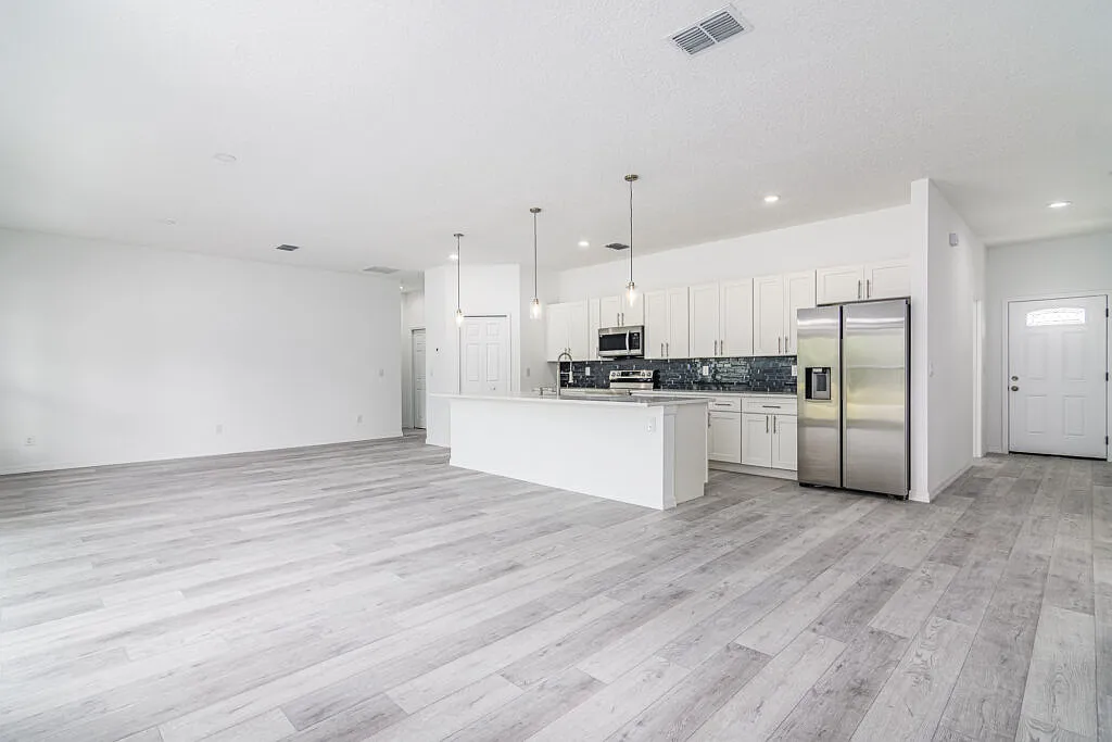 4 bed, 2000 sqft, $2,700 — Photo 4