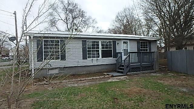 1st image of 17 Richardson St
