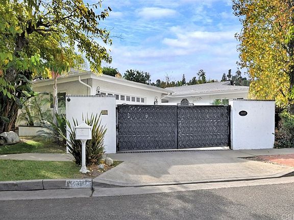 3rd image of 4407 Canoga Dr