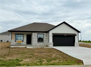 1642 N 157th Ter, Basehor, KS 66007