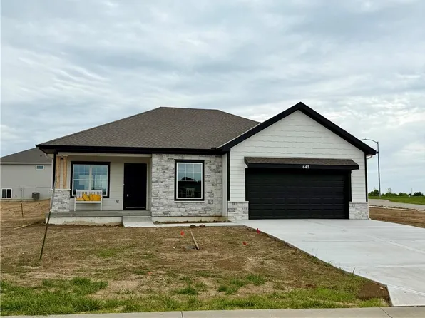 1642 N 157th Ter, Basehor, KS 66007