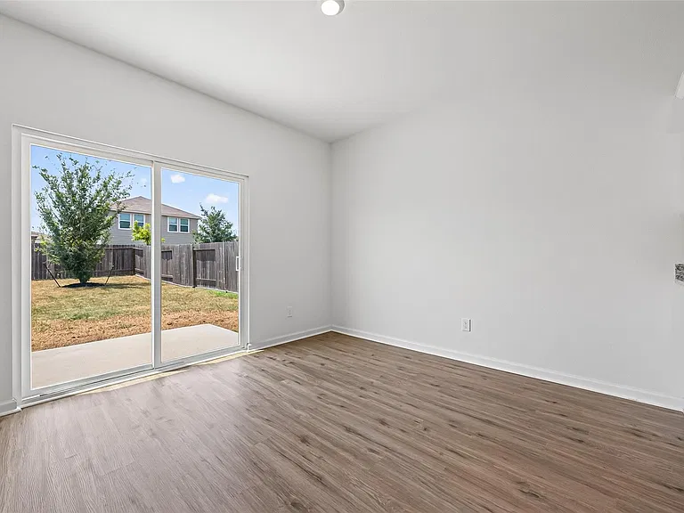 654 Amesbury Rd — Photo 13