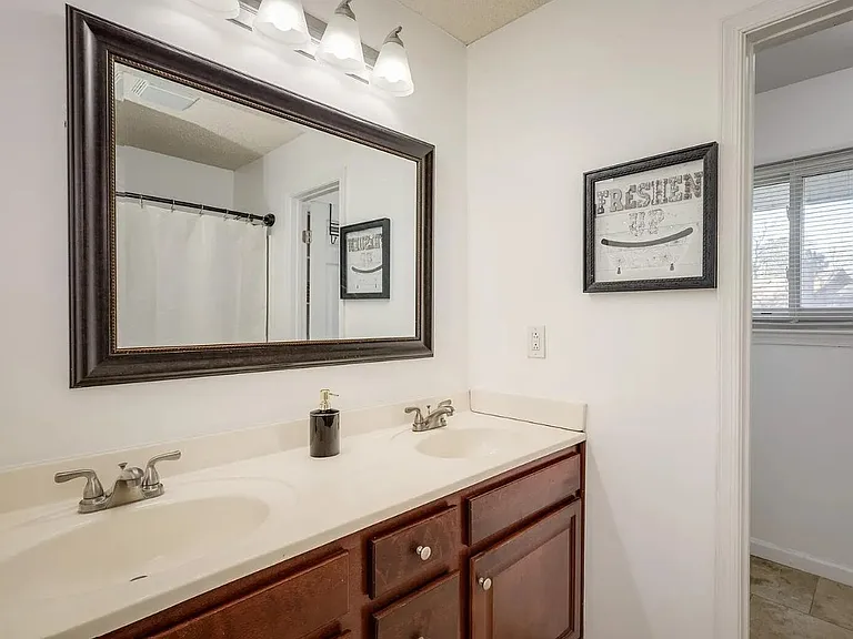 4033 Foxwood Dr — Photo 9