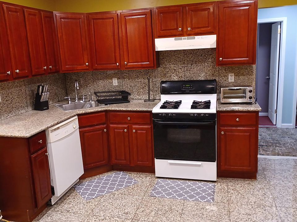 1st image of 109-28 178th St Floor 2