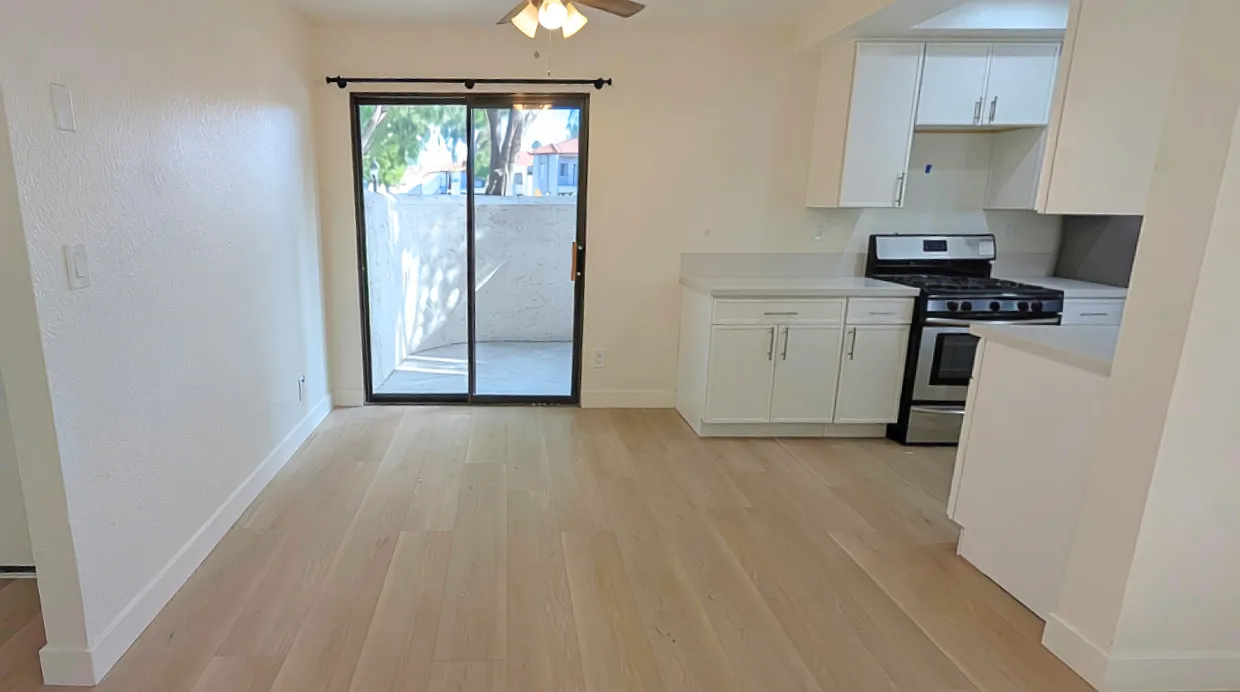 2 bed, 964 sqft, $2,950 — Photo 2