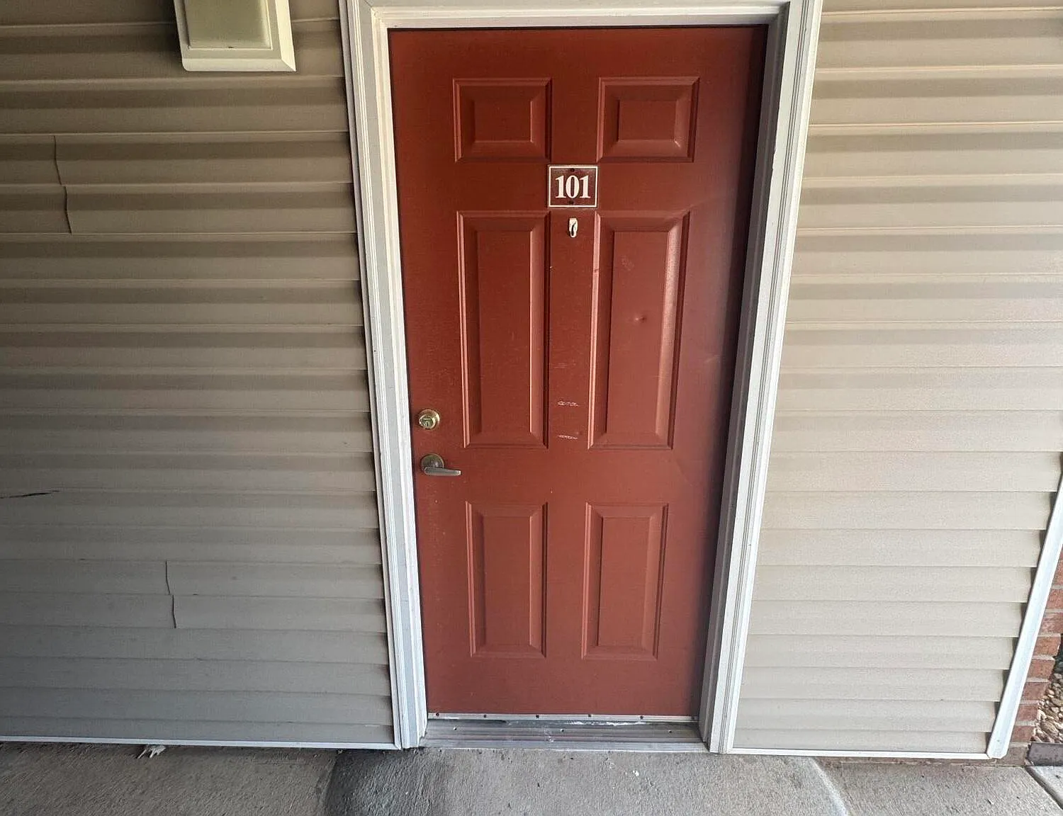1 bed, 1.5 bath, 1003 sqft, $1,250 — Photo 2