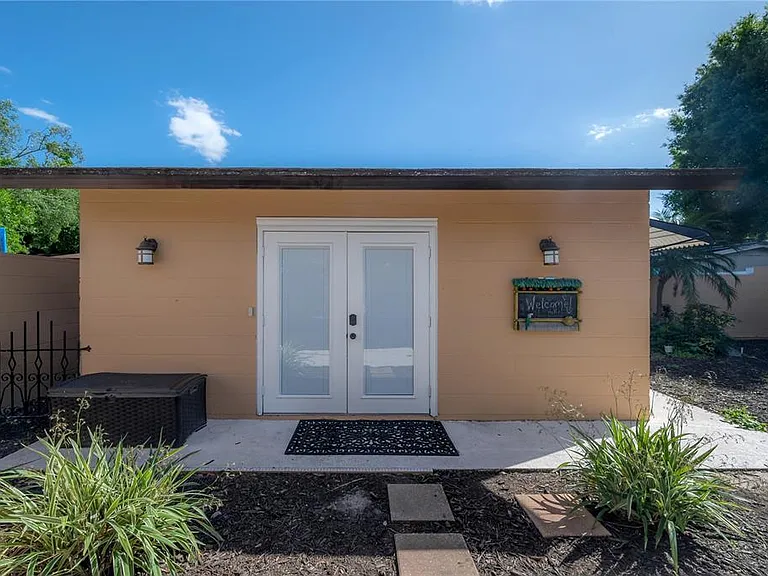 2916 W Collins St — Photo 40