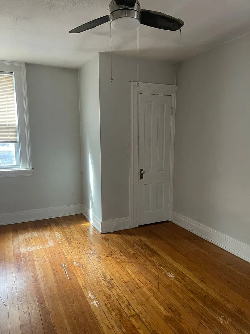554 Linwood — Photo 4