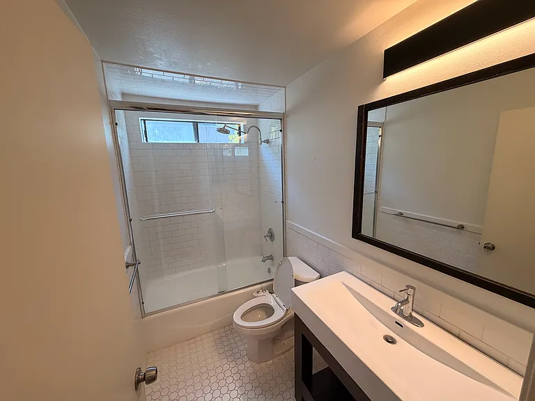 1118 E Palmer Ave #104 — Photo 6