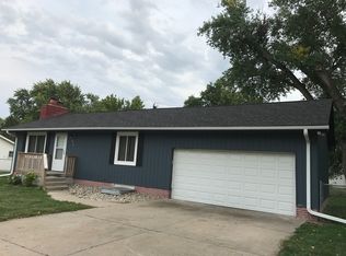 8515 Charles St, Omaha, NE 68114