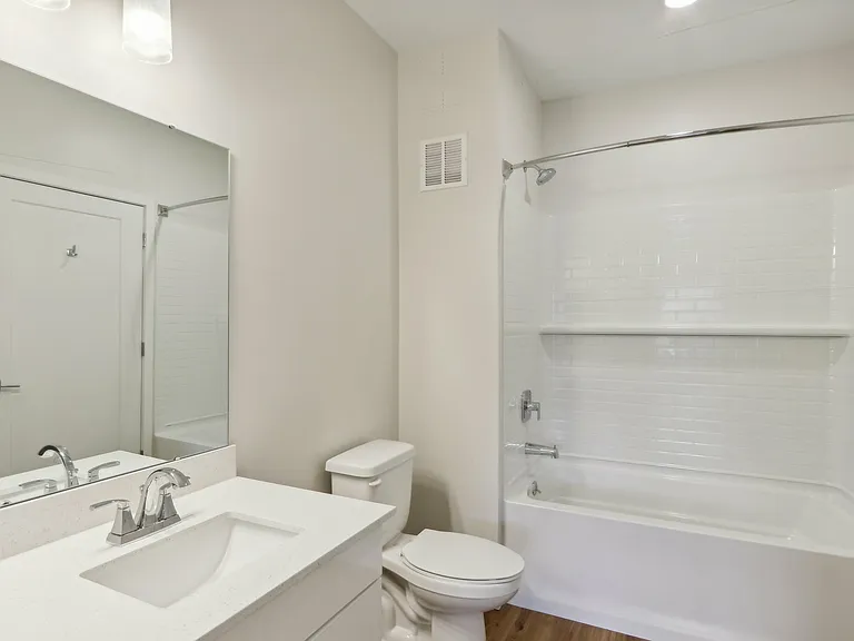 The Juniper Secondary Bathroom with Tub