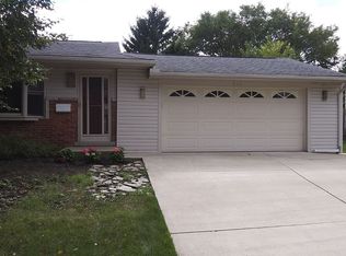 950 Byron Dr, Milford, MI