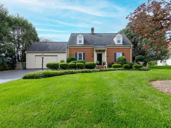 615 Academy St, Salem, VA 24153