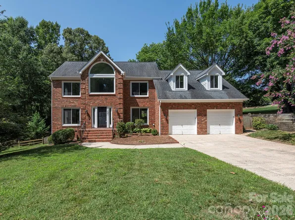 1941 Dugan Dr, Charlotte, NC 28270