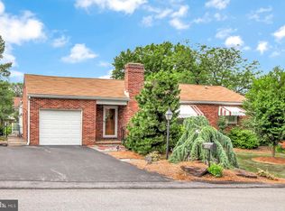 1145 Glendale Rd, York, PA 17403