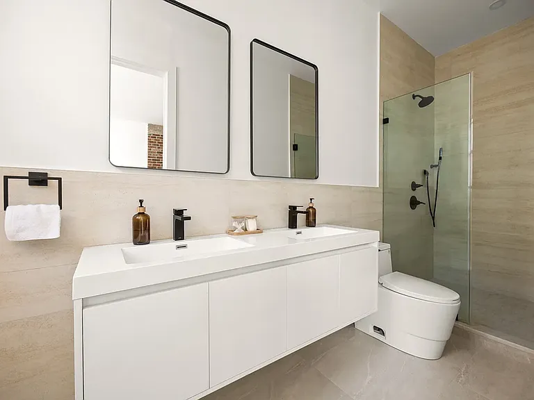 825 Riverside Dr #1 — Photo 13