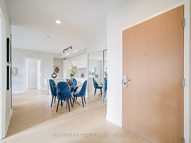7 Grenville St #3211 — Photo 4