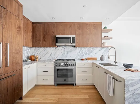 582 Park Pl #4, Brooklyn, NY 11238