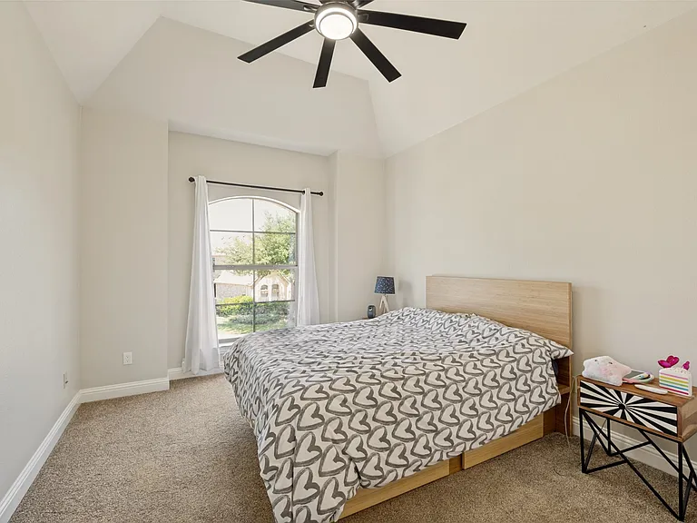 4828 Pyramid Dr — Photo 22