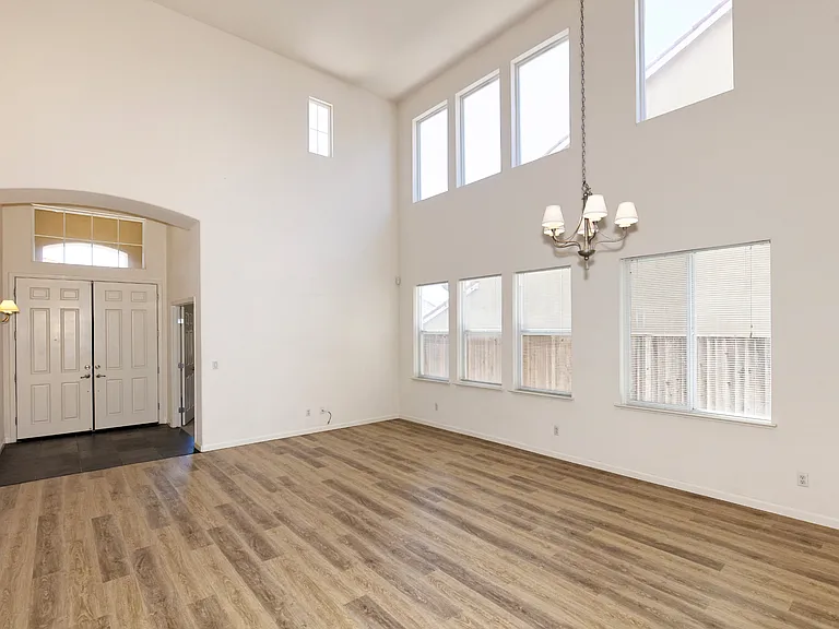 3335 Park Ridge Dr — Photo 5