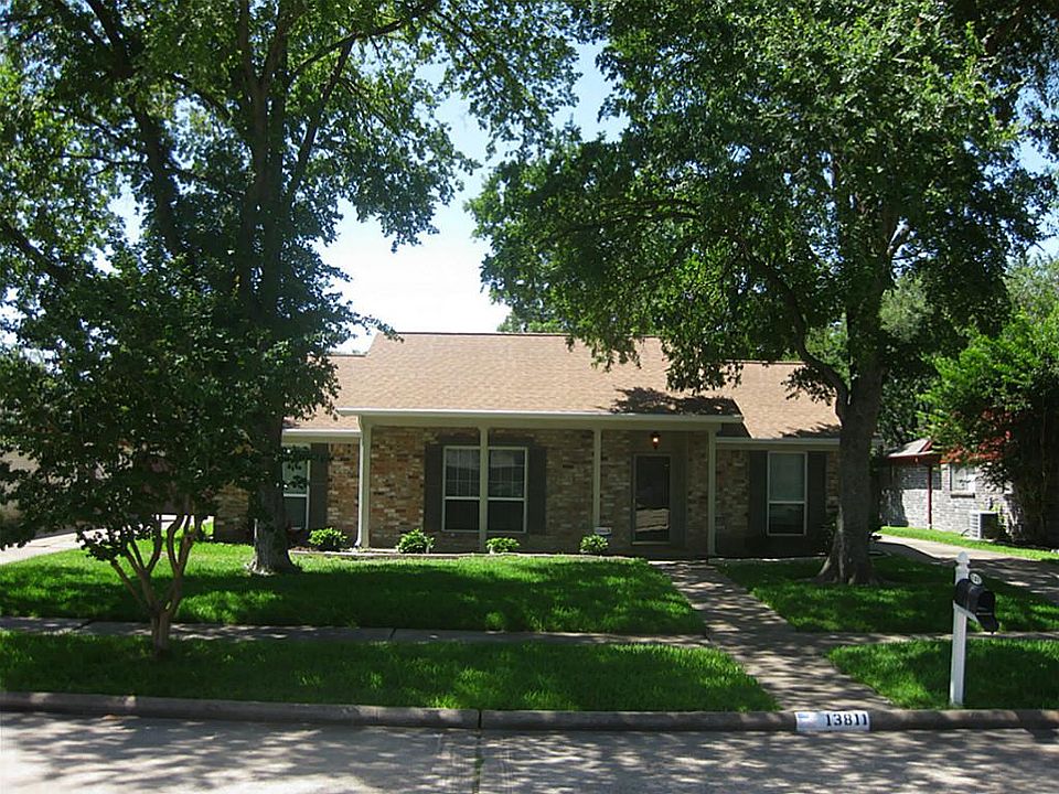 13811 Piping Rock