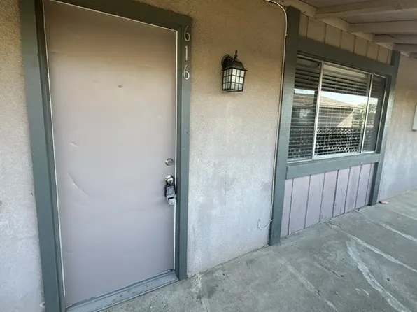 616 S Dayton St, Tulare, CA 93274