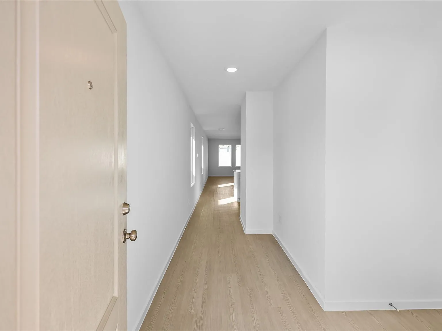 3 bed, 2.0 bath, 1276 sqft, $1,900 — Photo 3