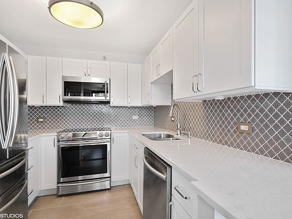 5th image of 3660 N Lake Shore Dr APT 3602