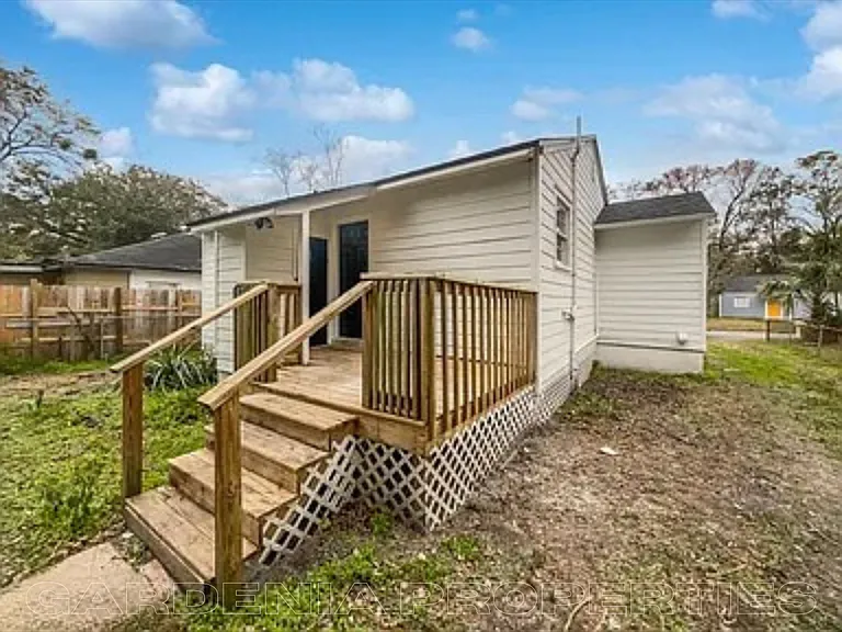 3336 Myra St — Photo 19