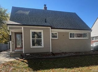 20260 Lancaster St, Harper Woods, MI 48225