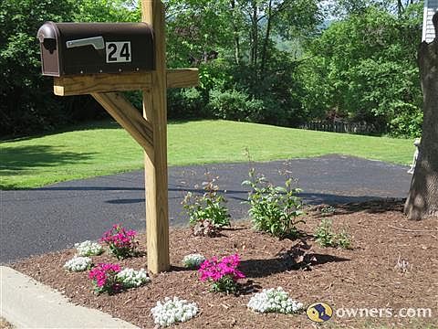 24 Indiana St - beautifully landscaped