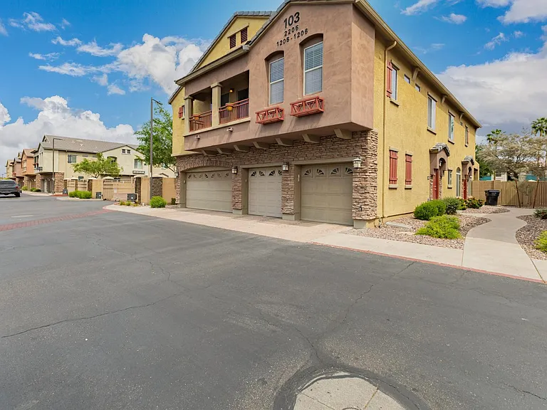 1350 S Greenfield Rd #2205 — Photo 41