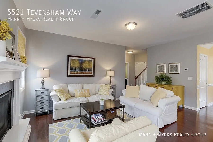 Beautiful 5 Bd House For Rent in Cary — Photo 3