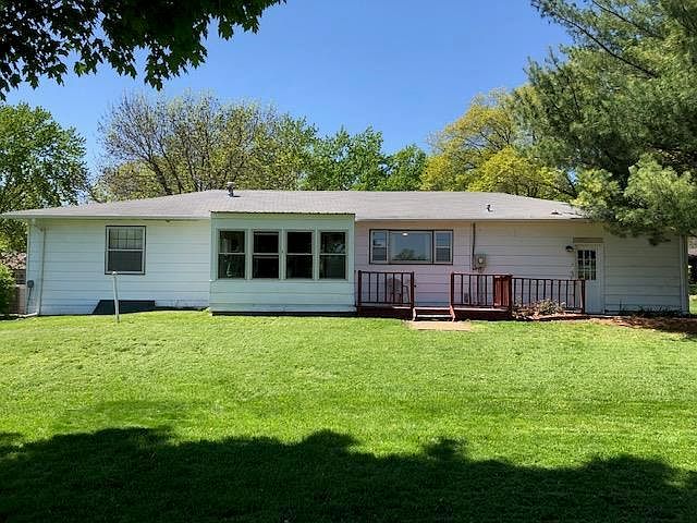 2nd image of 620 Town And Country Ln