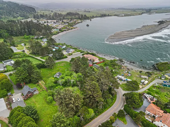 12491 S Indian Rd, Smith River, CA 95567