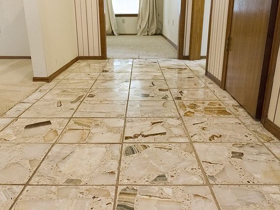 5th image of 7907 NW Folkstone Way