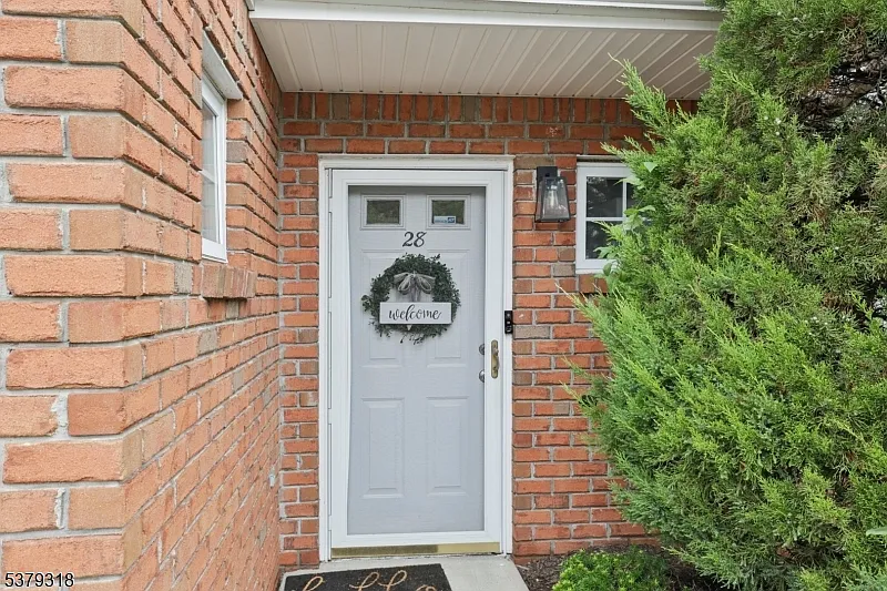 3 bed, 2.5 bath, 1366 sqft, $3,500 — Photo 2