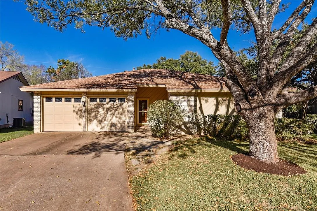 4 bed, 2.0 bath, 1579 sqft, $2,500 — Photo 1