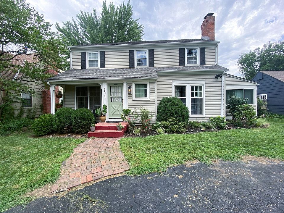 1st image of 604 E Porte Cimi Pas St