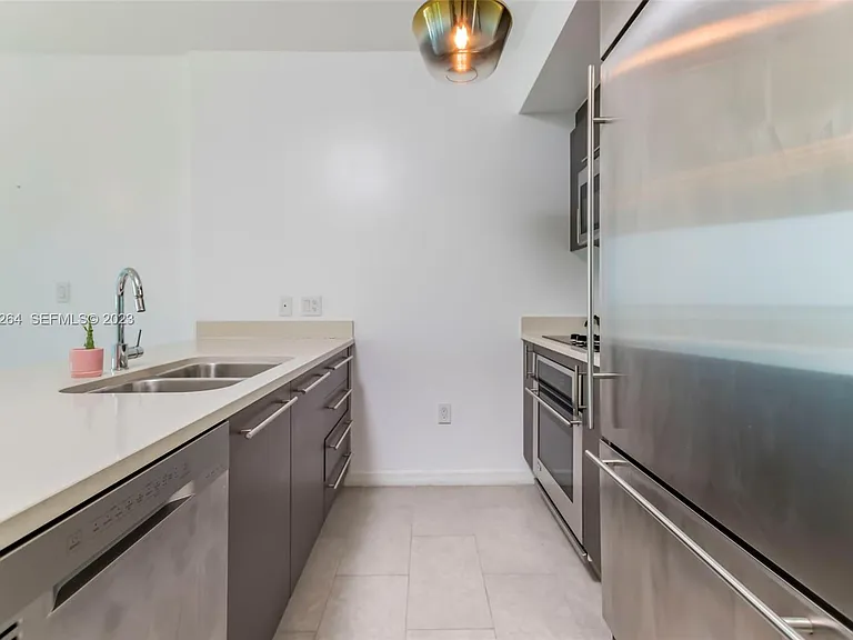 500 Brickell Ave #1301 — Photo 3
