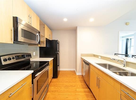 2nd image of 149 Essex St APT 5N