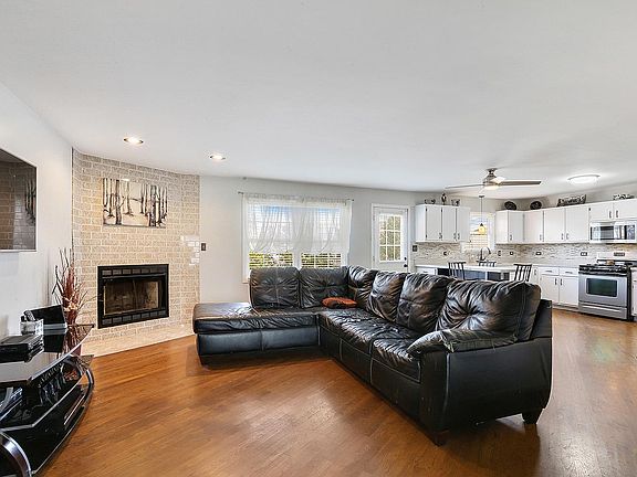 3rd image of 8358 W Brickstone Dr