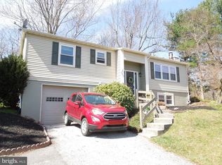 2477 Pine Tree Rd, Spring Grove, PA 17362