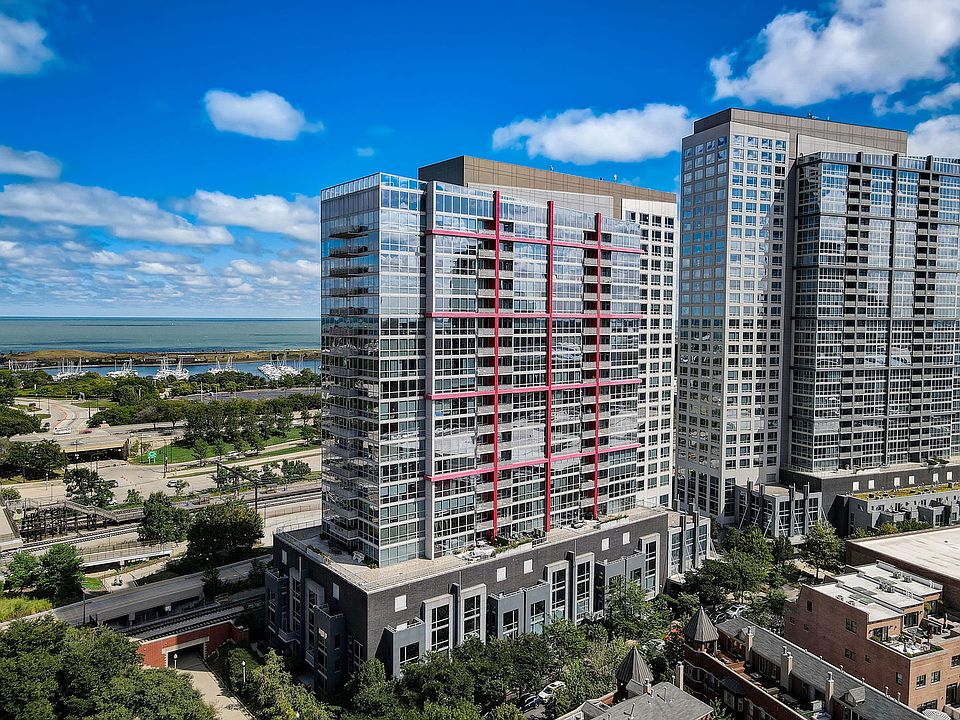 1st image of 1841 S Calumet Ave APT 1506
